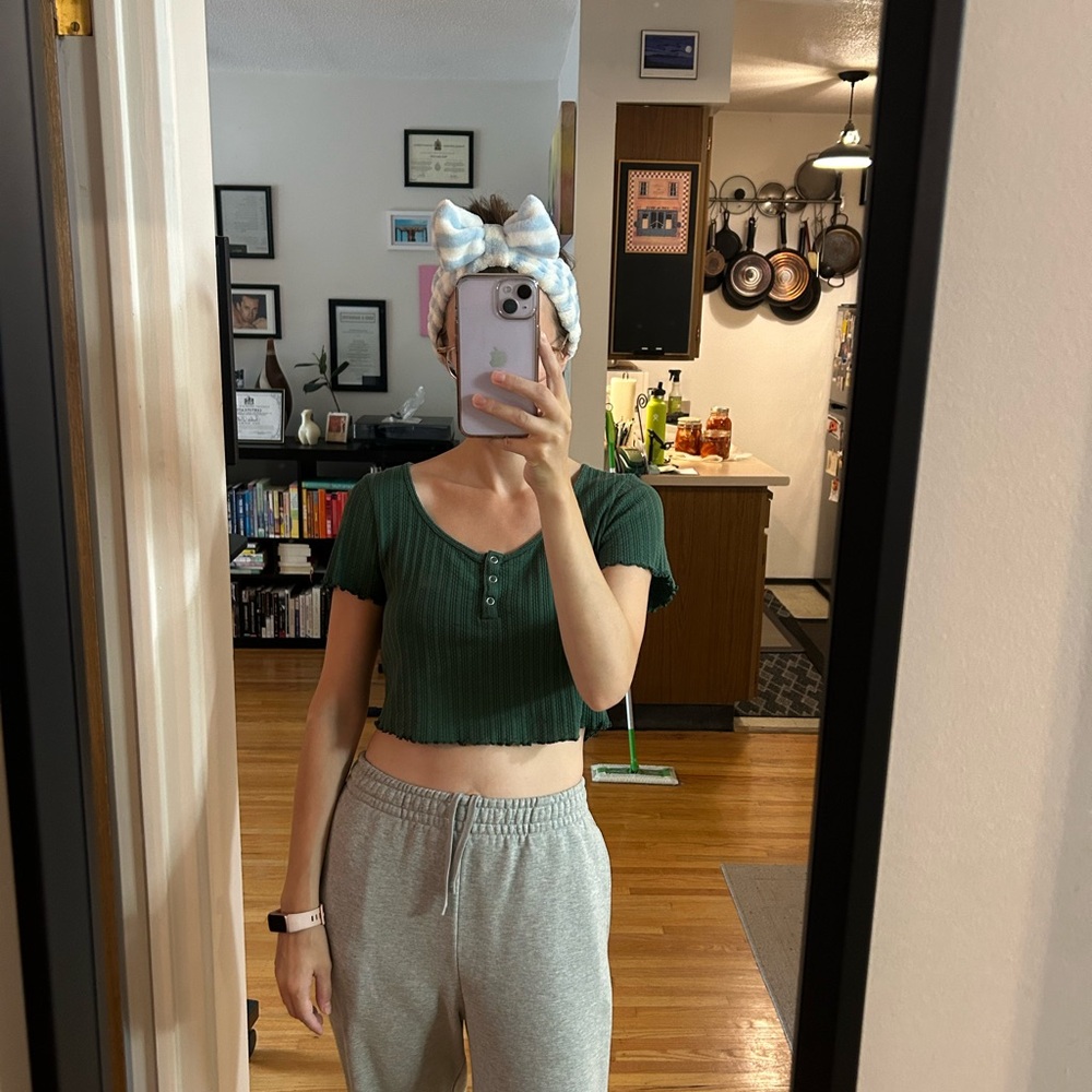 (3/$30) Brandy Melville green crop top XS - Picture 5 of 8